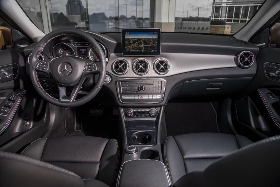 Торпедо Mercedes-Benz GLA250 4Matic (X156) 2017 года  (NA) (фото 21 из 28)